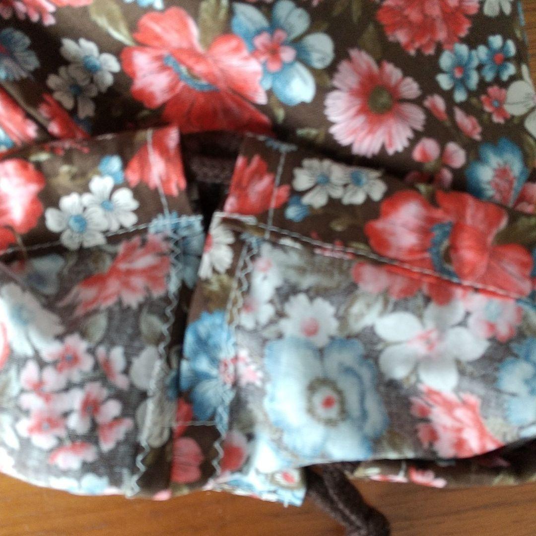 ハンドメイド 花柄 エプロンセット 三角巾 巾着 130 120 - メルカリ ハンドメイド 花柄 エプロンセット 三角巾 巾着 130 120 - メルカリ