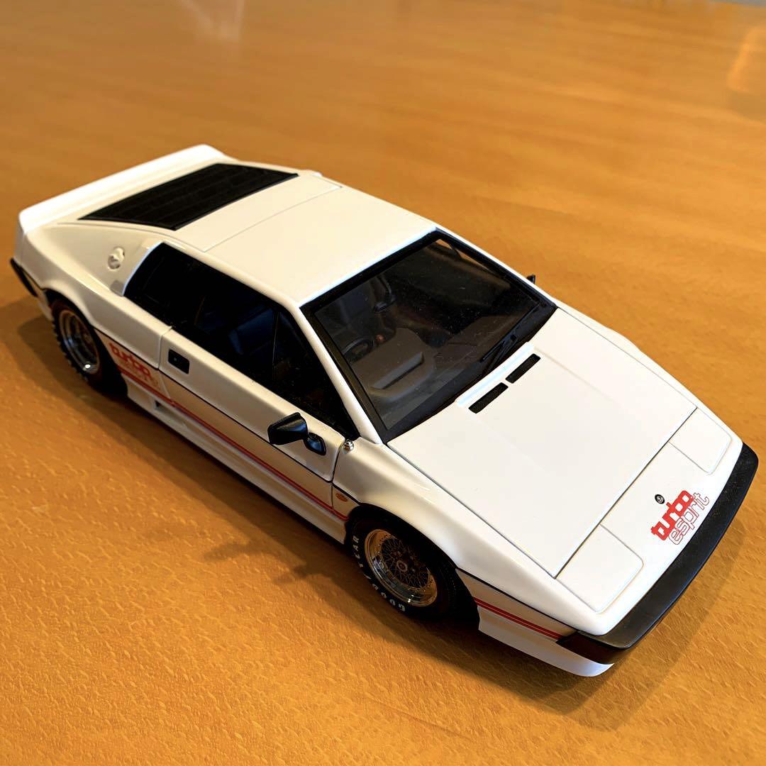 オートアート 1/18 LOTUS esprit turbo ※少々難あり - メルカリ オートアート 1/18 LOTUS esprit turbo ※少々難あり - メルカリ