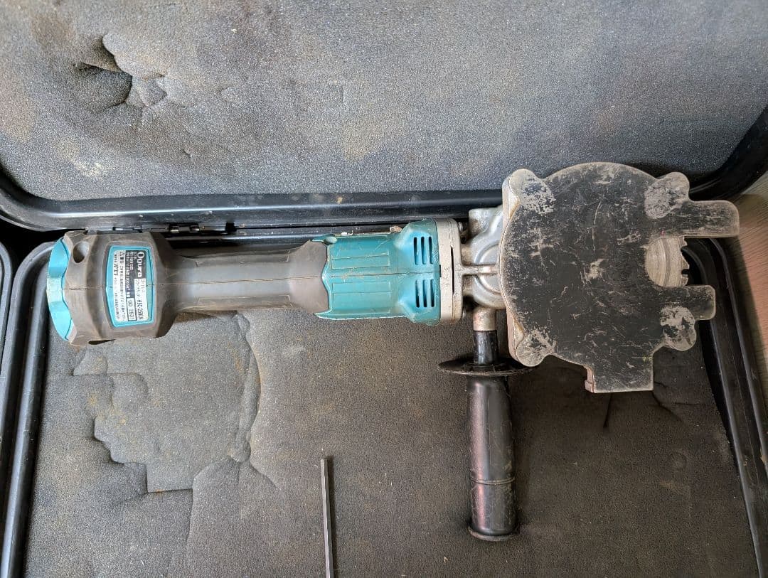 コードレスツライチカッターHSC-25BLN ケース付きMakita