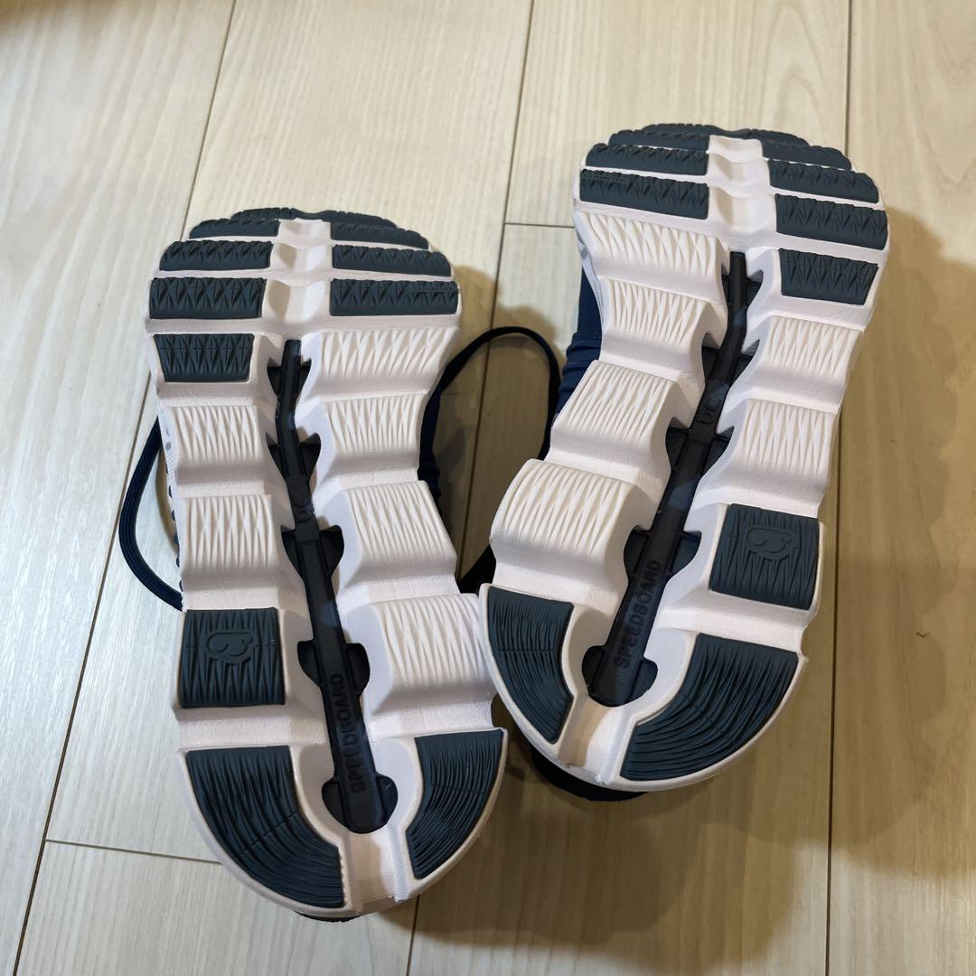 ON トレイルランニングシューズ27cm （未使用　箱無し）