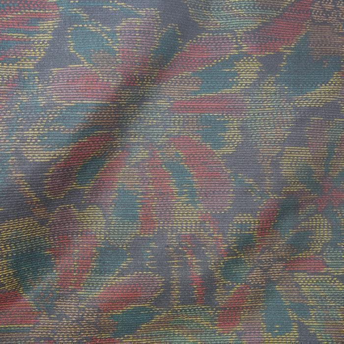 【大島紬】黒色紬地三色花弁菊模様の着物