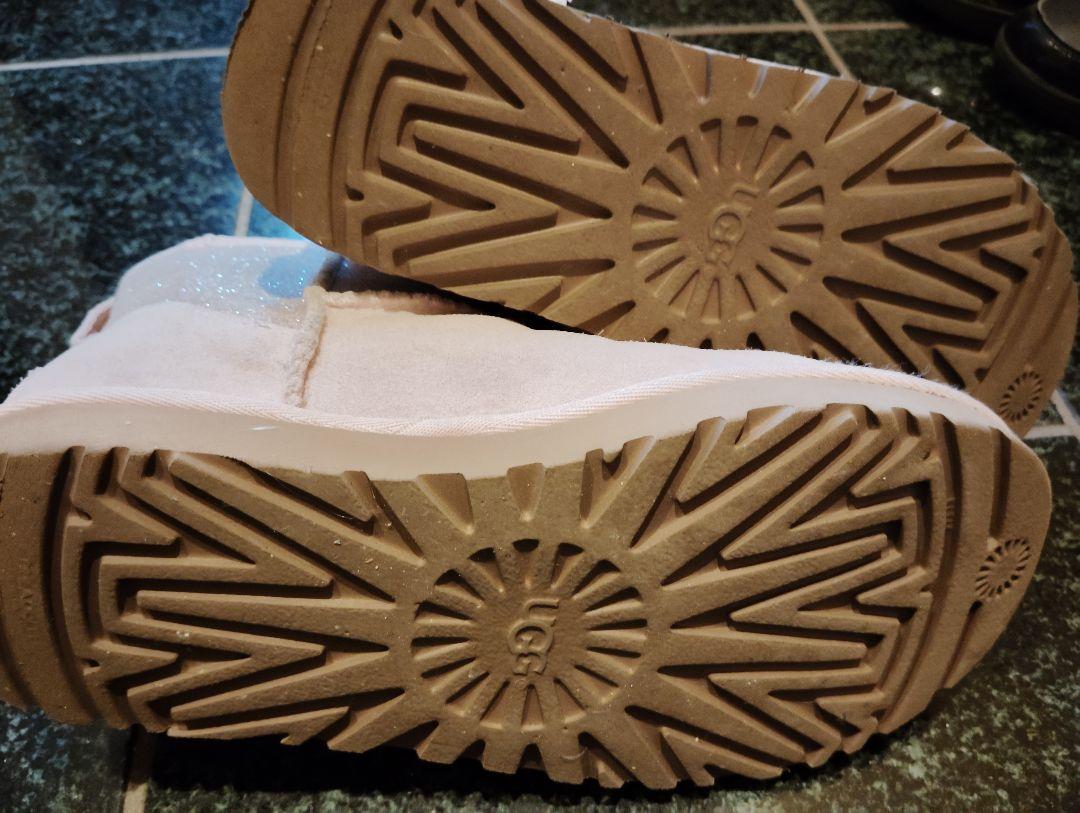 UGG ムートンブーツ 　ベージュ UGG ムートンブーツ ベージュ