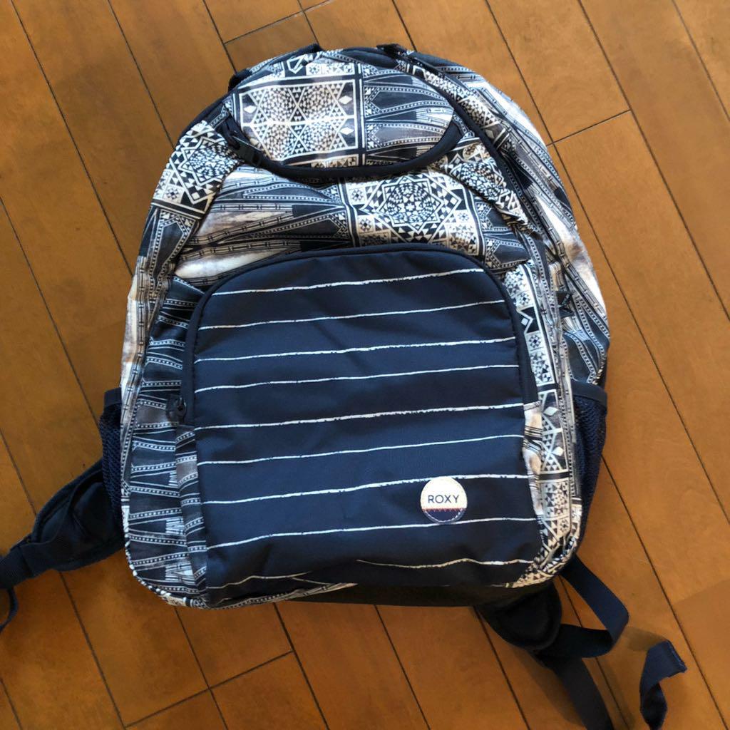 ロキシーROXY紺のバンダナ柄リュックサック バックパック新品タグ付き - メルカリ ロキシーROXY紺のバンダナ柄リュックサック バックパック新品タグ付き - メルカリ