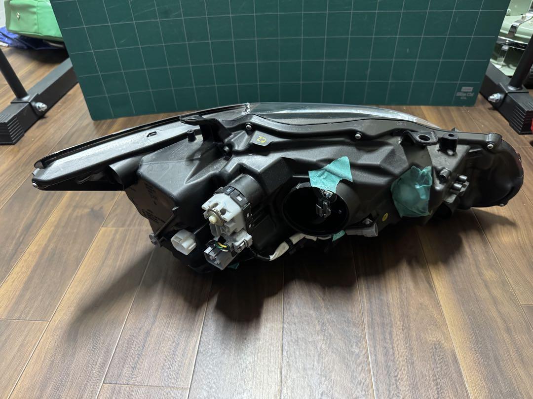 レクサスCT200h ヘッドライト左右セット