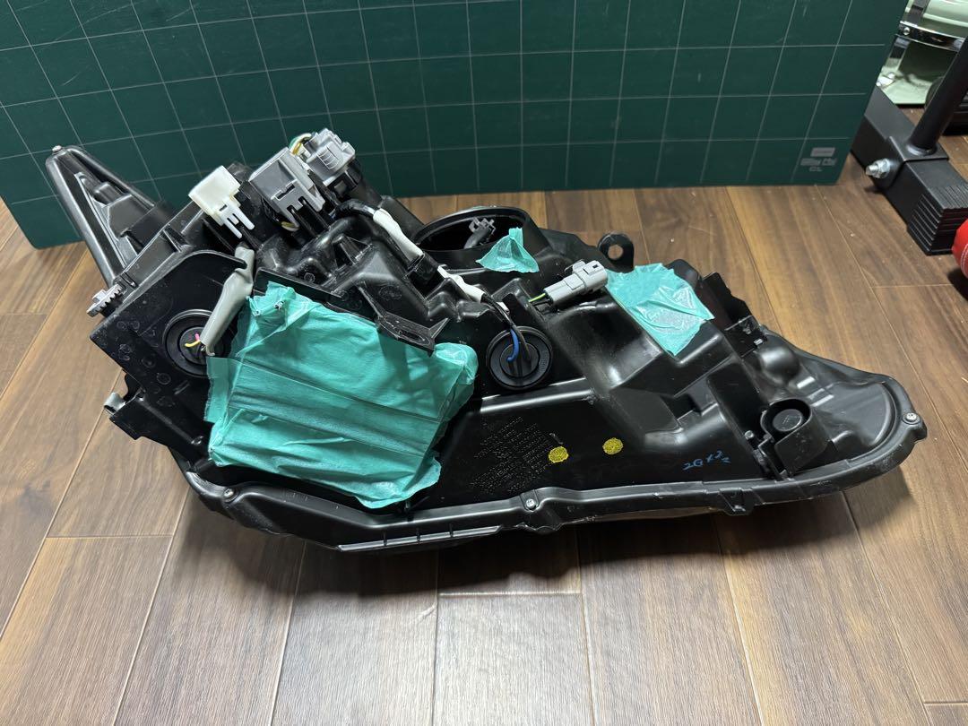 レクサスCT200h ヘッドライト左右セット