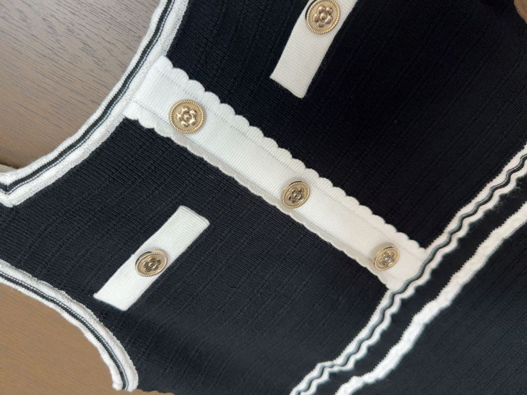 デイジーボタンノースリーブニットワンピース マリークワント