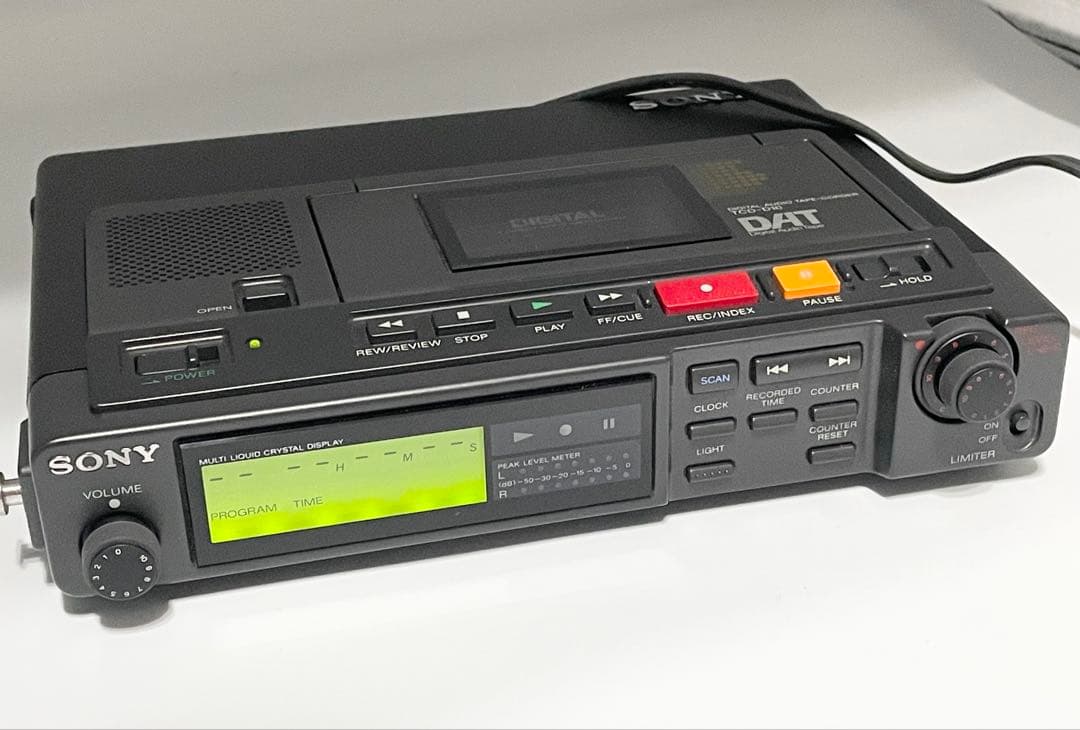 ジャンク 外観美品 SONY TCD-D10 ポータブルDATテープレコーダー ジャンク 外観美品 SONY TCD-D10 ポータブルDATテープレコーダー