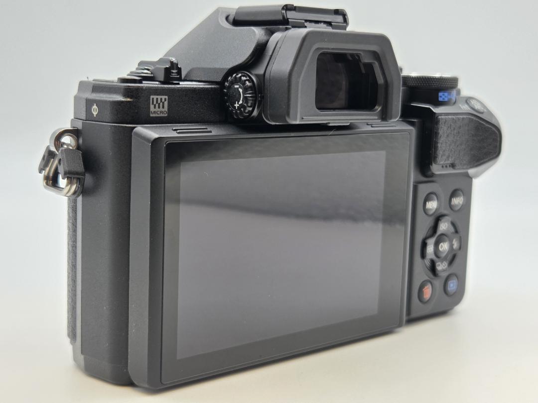 ●ほぼ新品● OLYMPUS OM-D E-M10 MarkⅢ ボディ ブラック