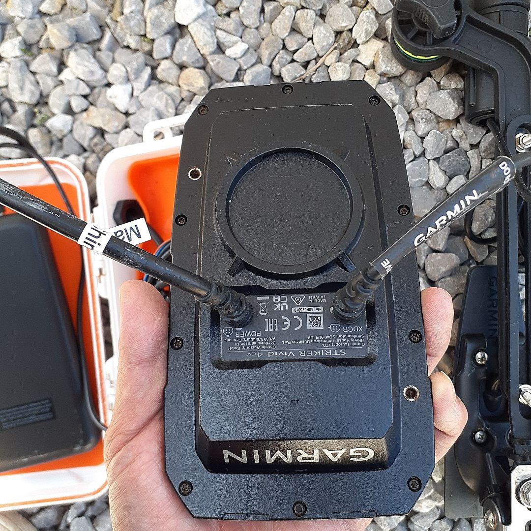 Garmin STRIKER VIVID 4cv GT20-TM振動子 魚探 GARMIN ガーミン STRIKER Vivid 4cv GT20-TM 振動子セット 4