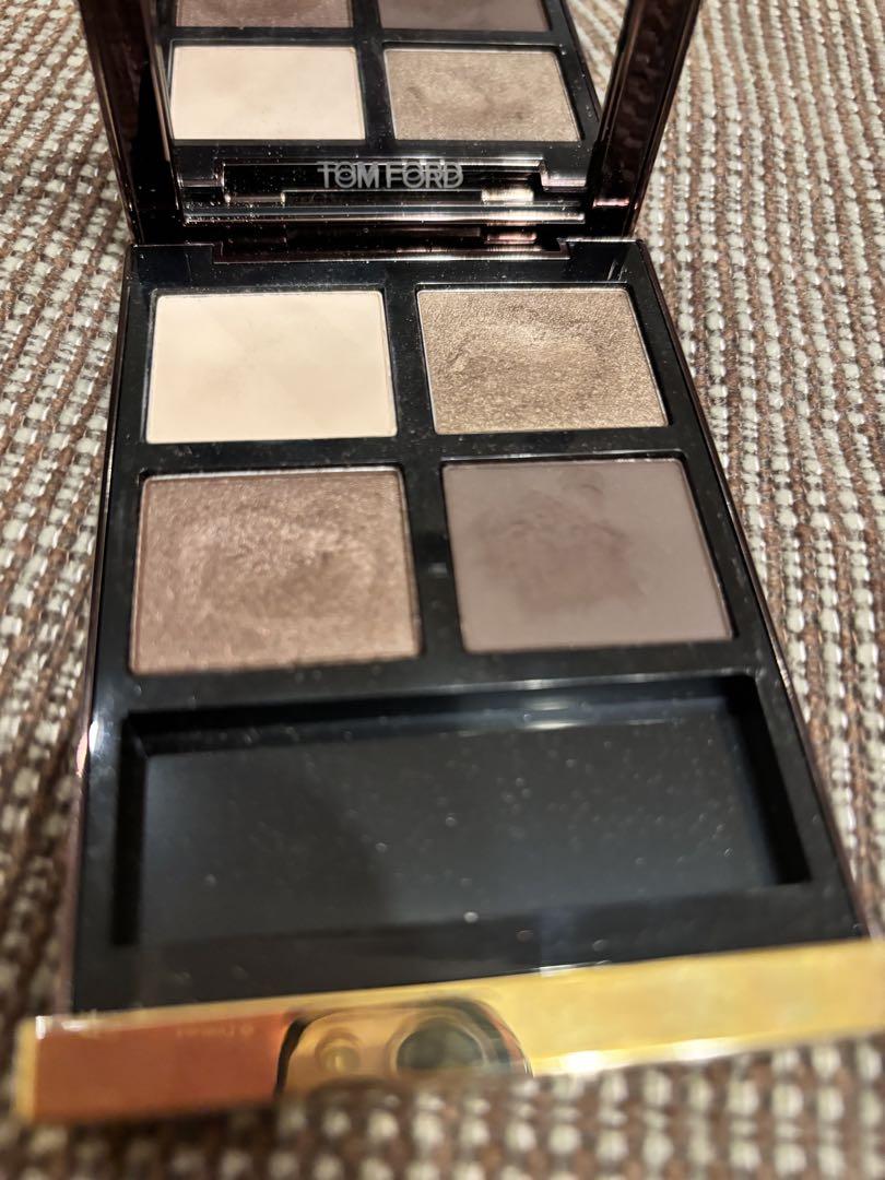 美品★TOM FORD TOM FORD アイカラークォード ノワールフュメ トム フォード ビューティ / アイ カラー クォード 29 ノワール