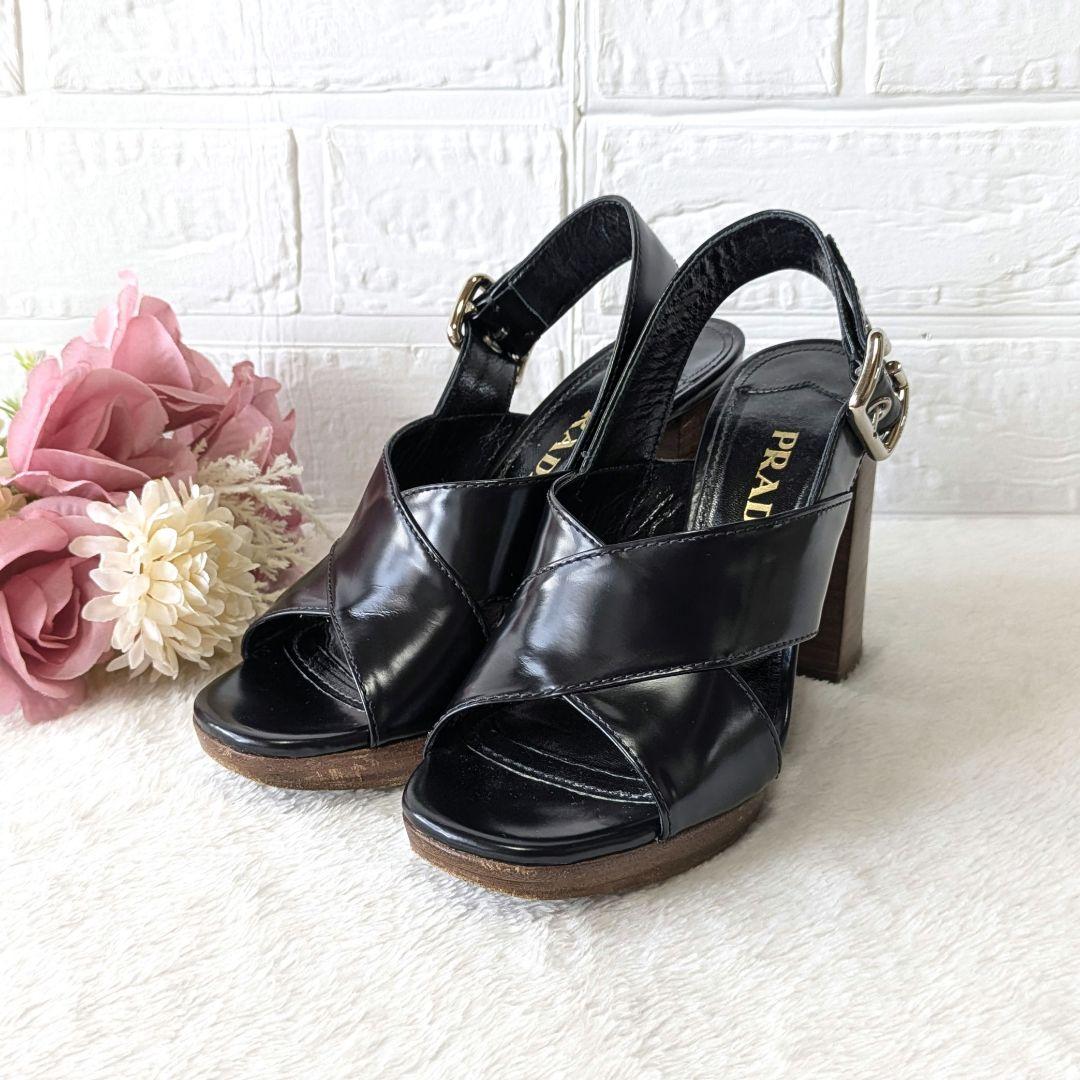 ✨PRADA プラダ✨アンクルストラップ ロゴ金具 厚底 サンダル