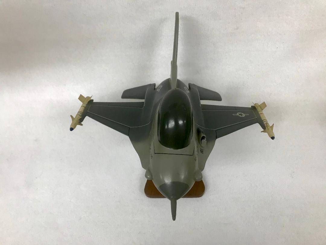 F-16ファイティング・ファルコンの面白ソリッドモデル