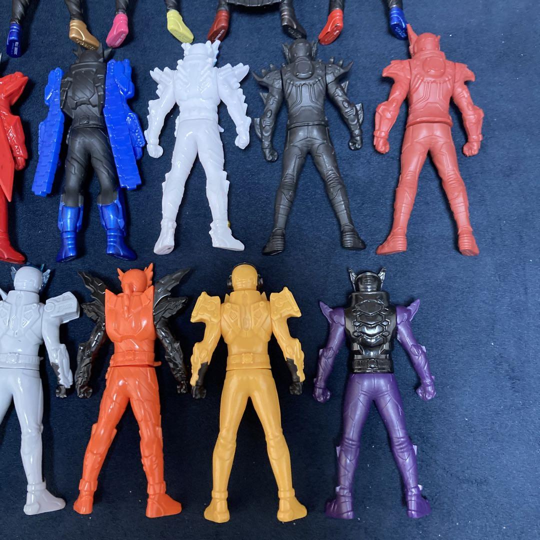 仮面ライダー　ビルド　フィギュア　人形　ソフビ