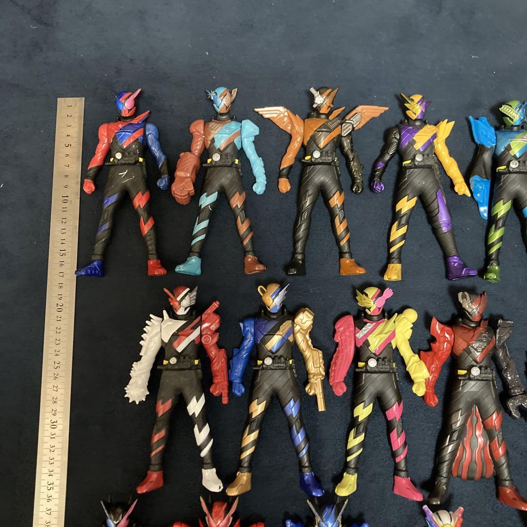 仮面ライダー　ビルド　フィギュア　人形　ソフビ