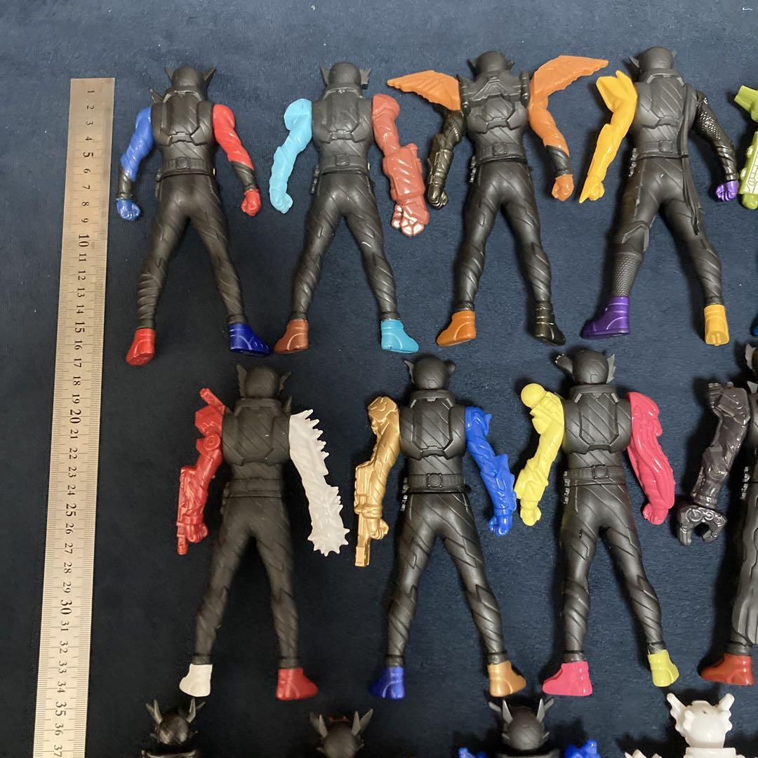 仮面ライダー　ビルド　フィギュア　人形　ソフビ