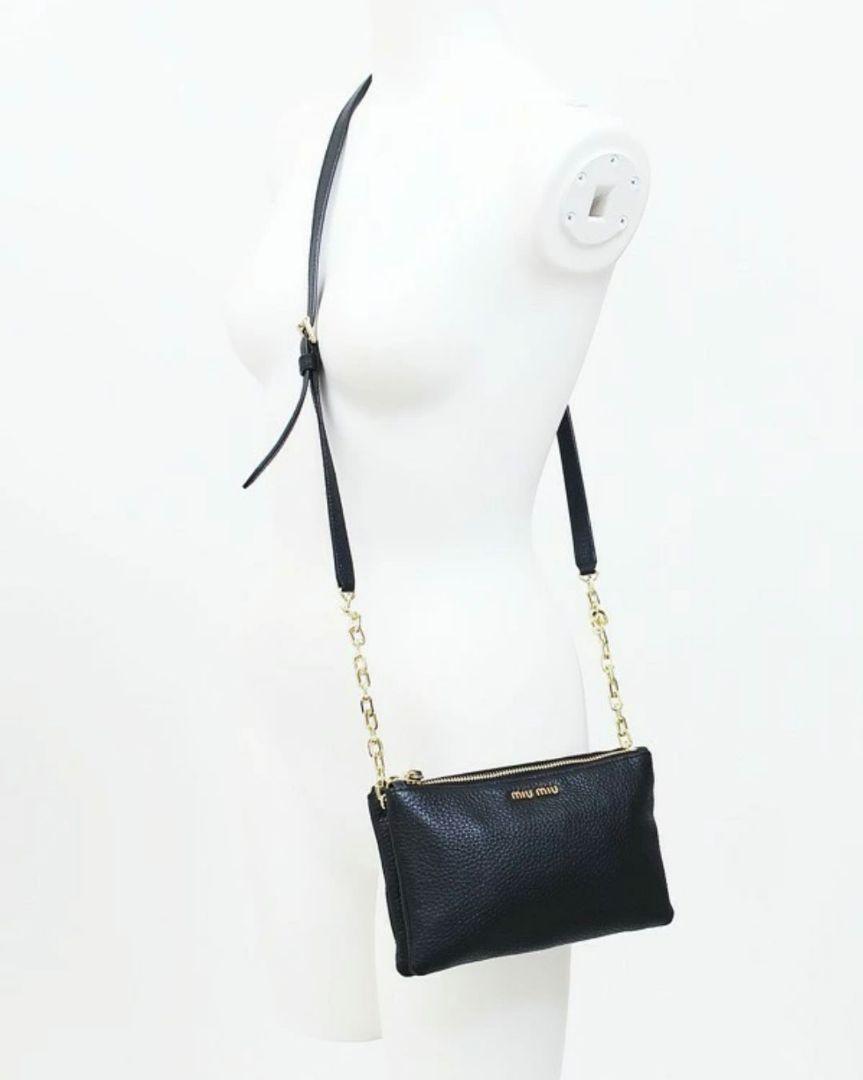 MIU MIU　ショルダーバッグ　黒