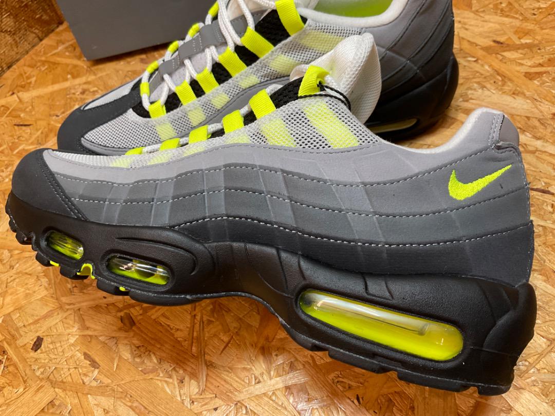 美品 ナイキ CT1689-001 AIR MAX 95 OG ネオン 9.5
