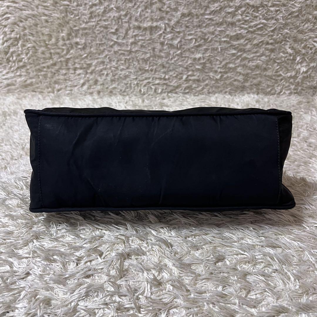 PRADA プラダ