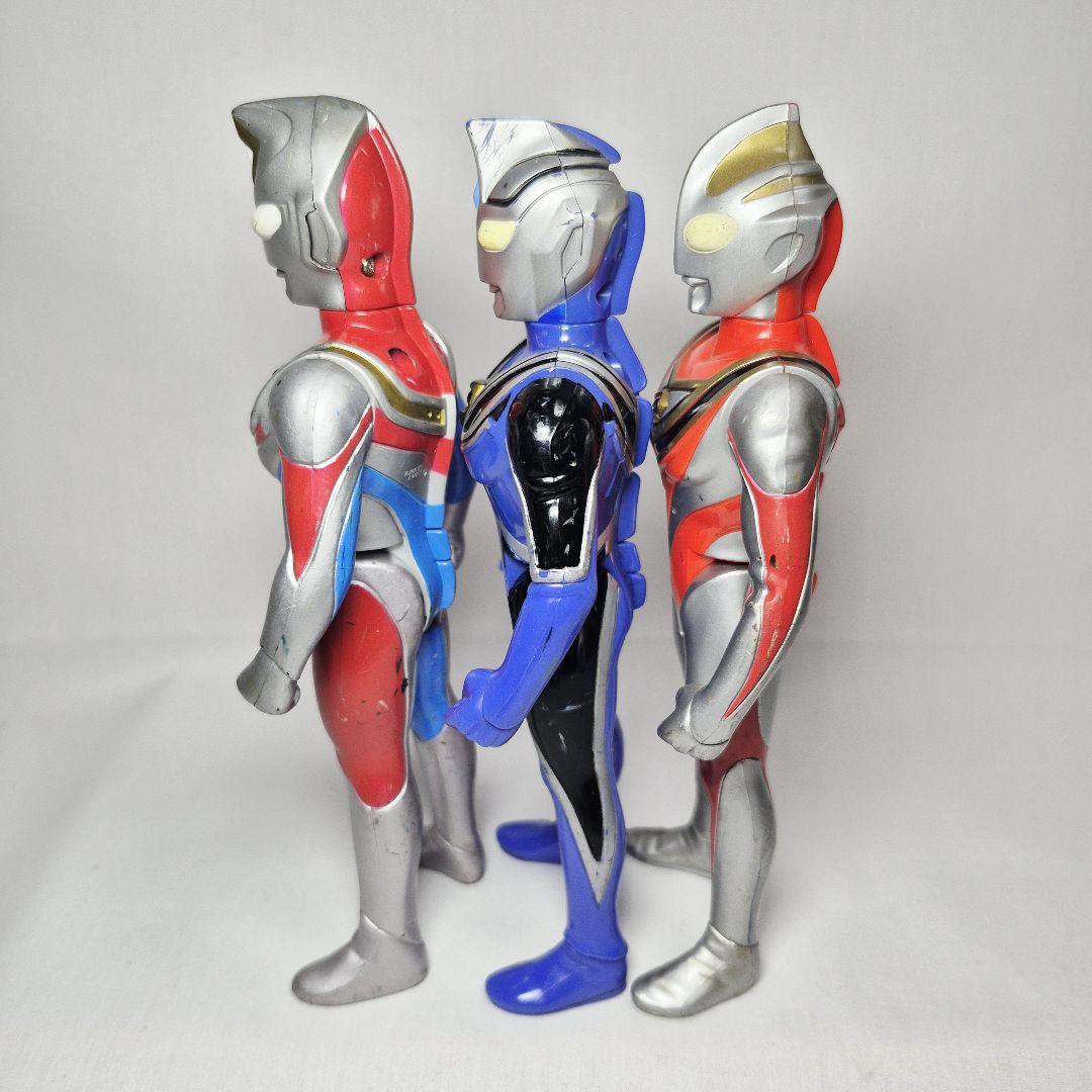新品 未開封 サウンド ライト シリーズ ウルトラマン 3体 ウルトラマン サウンド&ライト フィギュア3体セット - メルカリ