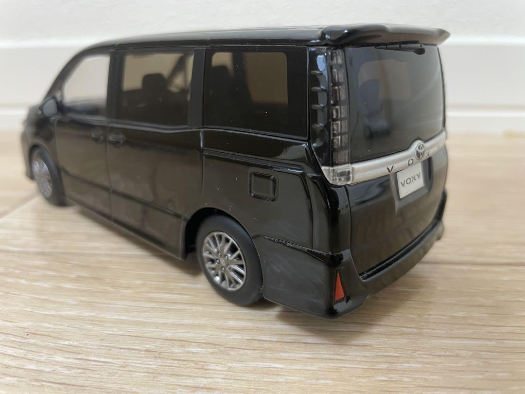 限界値引済み！　VOXY カラーサンプル　ミニカー　トヨタ　非売品　ZRR80