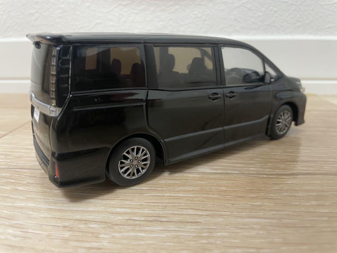 限界値引済み！　VOXY カラーサンプル　ミニカー　トヨタ　非売品　ZRR80