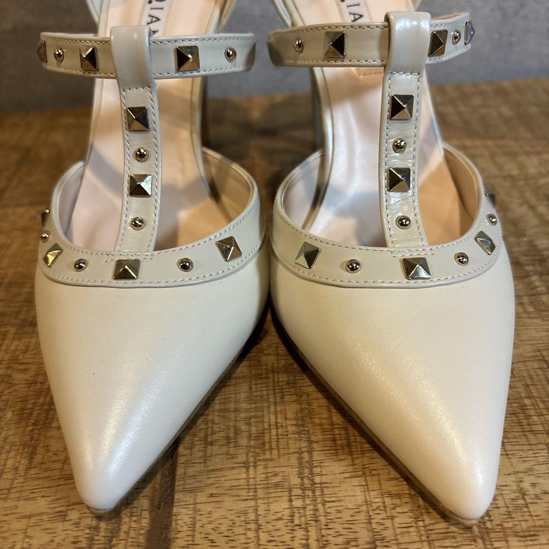 極美品✨️DIANA ダイアナ スタッズ付き Tストラップ パンプス ホワイト