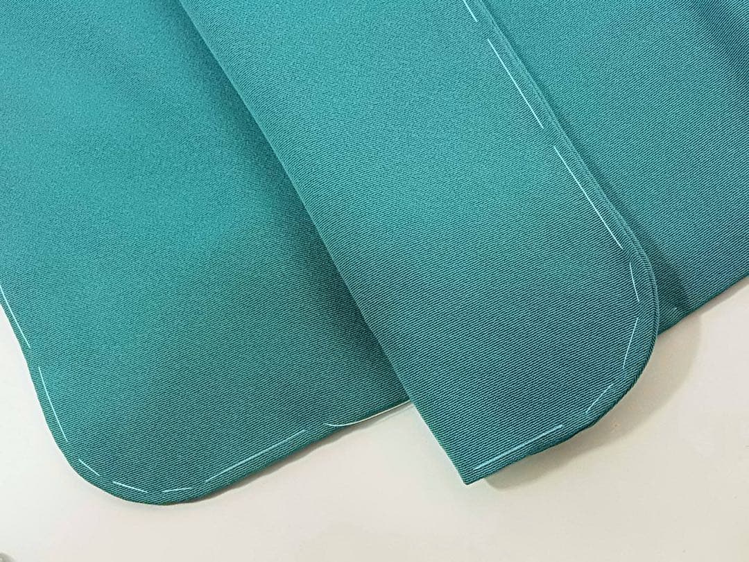 未使用 美品 正絹 色無地 縮緬 縫い紋一つ 桔梗紋 青緑系 上品な無地着物 未使用 美品 正絹 色無地 縮緬 縫い紋一つ 桔梗紋 青緑系 上品な無地着物