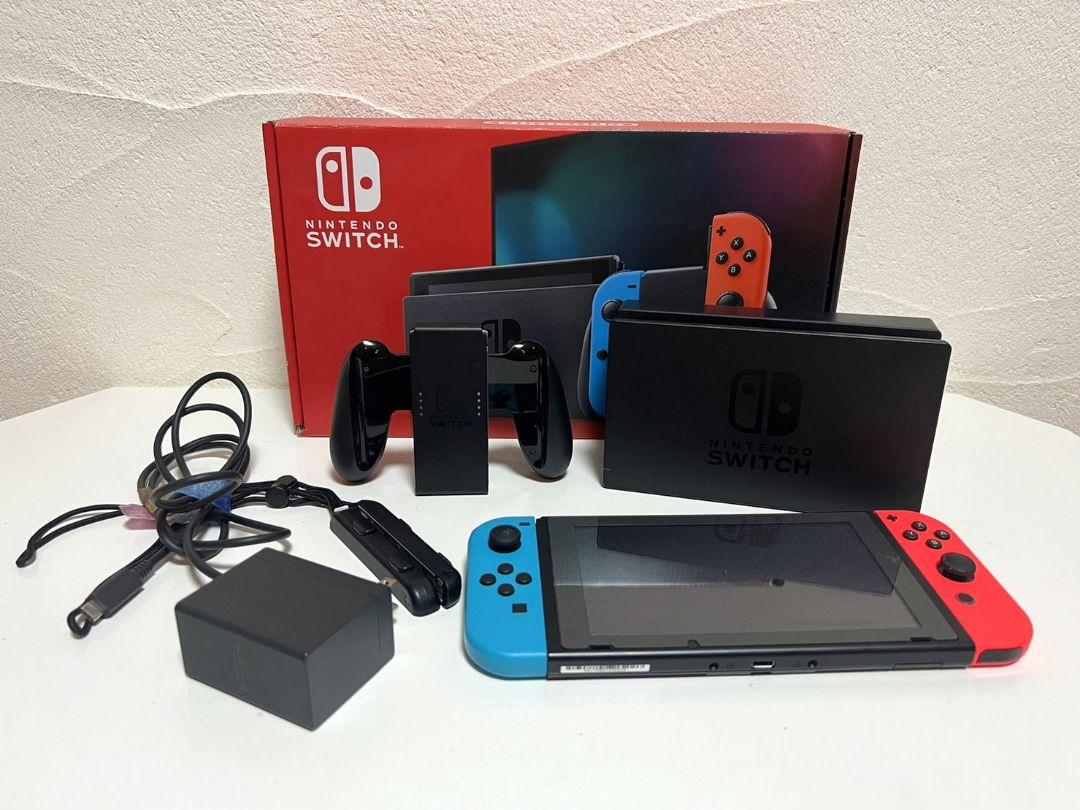 【美品】NintendoSwitch　ネオンブルーネオンレッド家庭用ゲーム本体