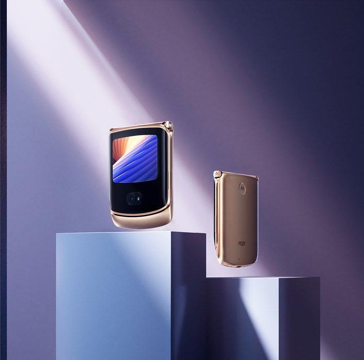 即決！Motorola Razr 5G simフリー 折りたたみスマホ