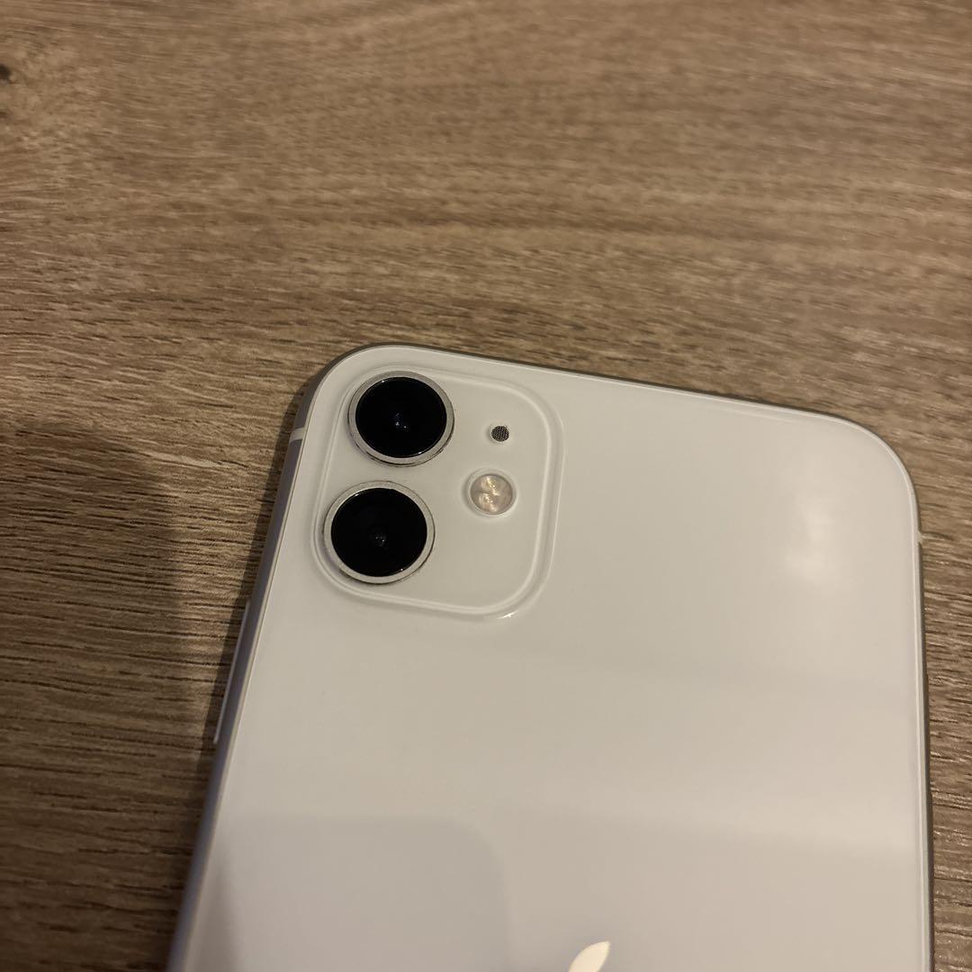 Apple iPhone 11 64GB ホワイト 本体のみ　SIMフリー