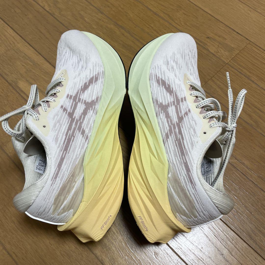 アシックス　ノバブラスト3 NOVABLAST3