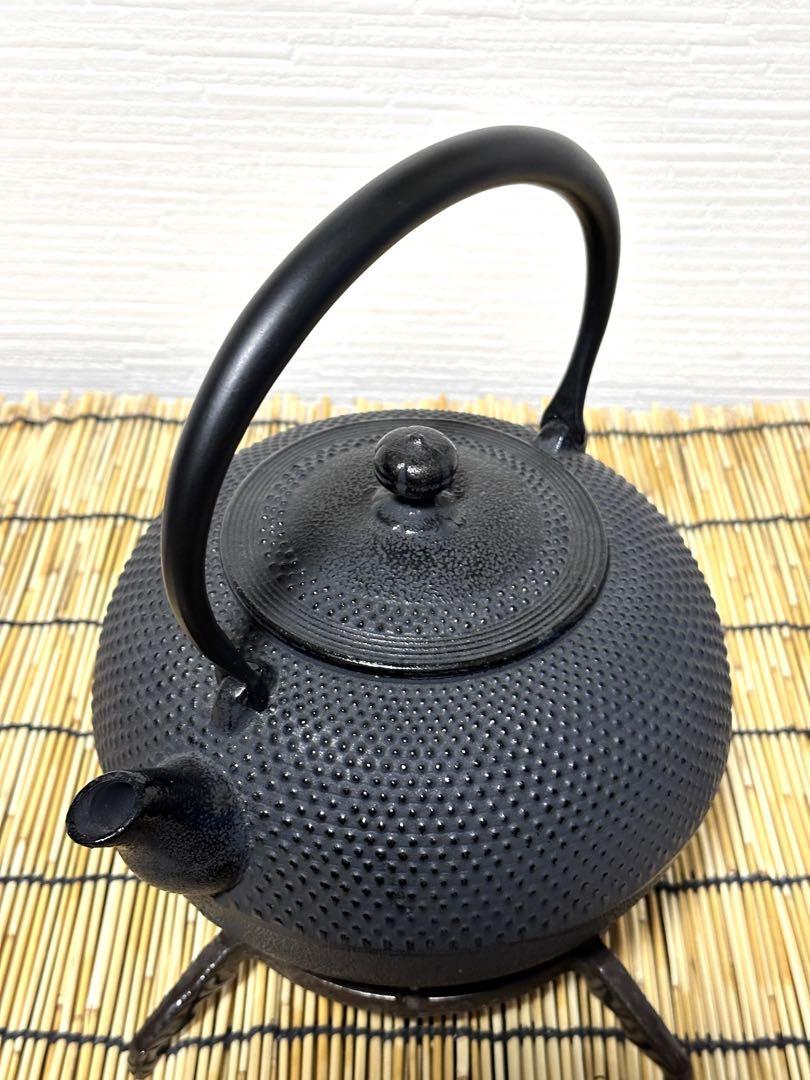 新品、未使用品　南部宝星堂及春鋳造所造　２０型アラレ　南部鉄瓶　南部鉄器　鉄瓶