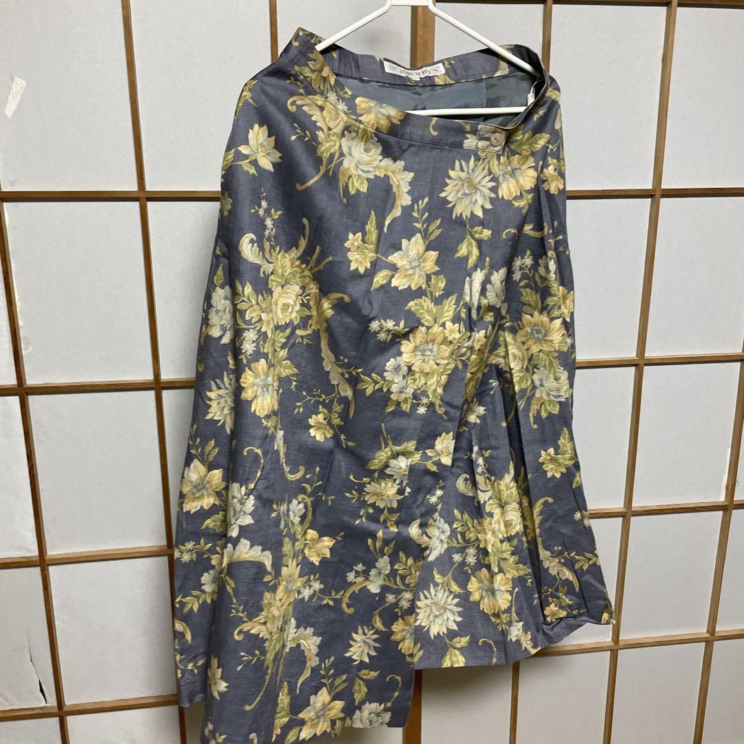 レディース　巻き スカート　バーバリー　花柄 BURBERRY フレアスカート