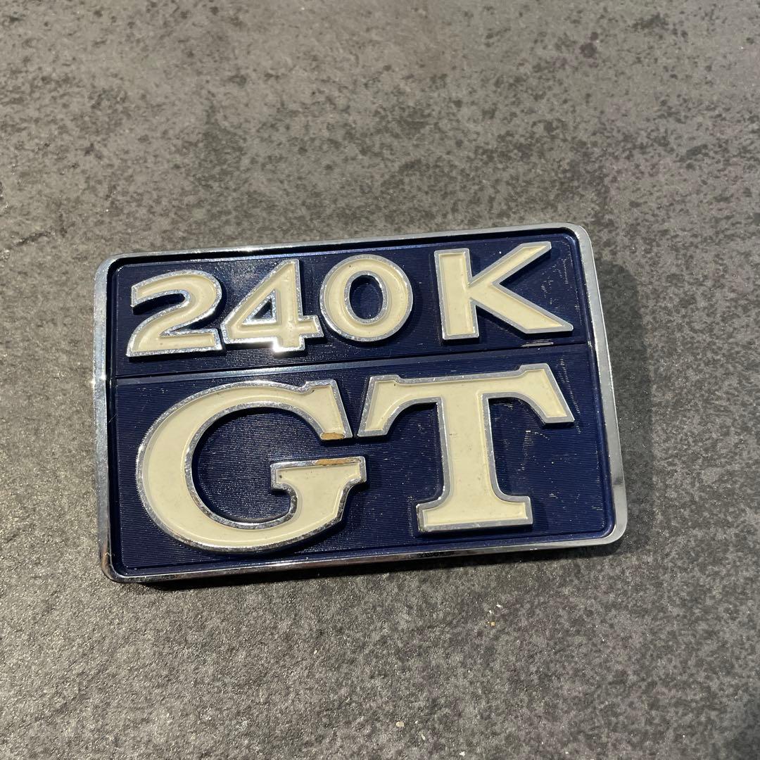 日産 スカイライン 240K GT エンブレム