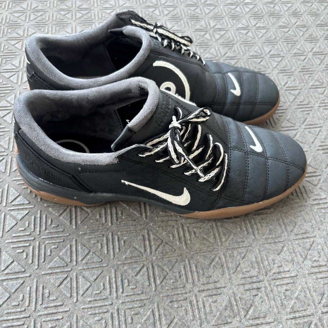 Nike Women's Total 90 III SP