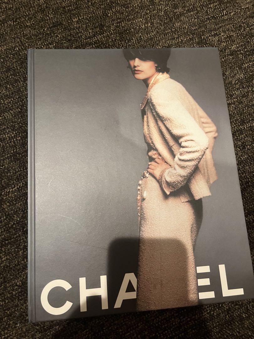 Chanel カタログ　2セット