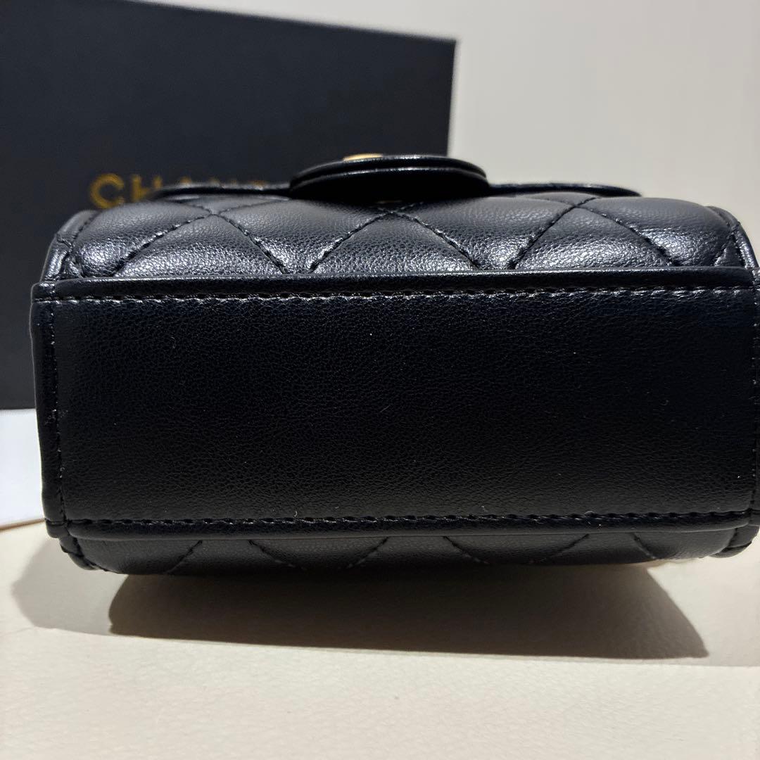 シャネル ブラック ミニバッグ チェーンショルダー ノベルティ新品 シャネル ブラック ミニバッグ チェーンショルダー ノベルティ新品