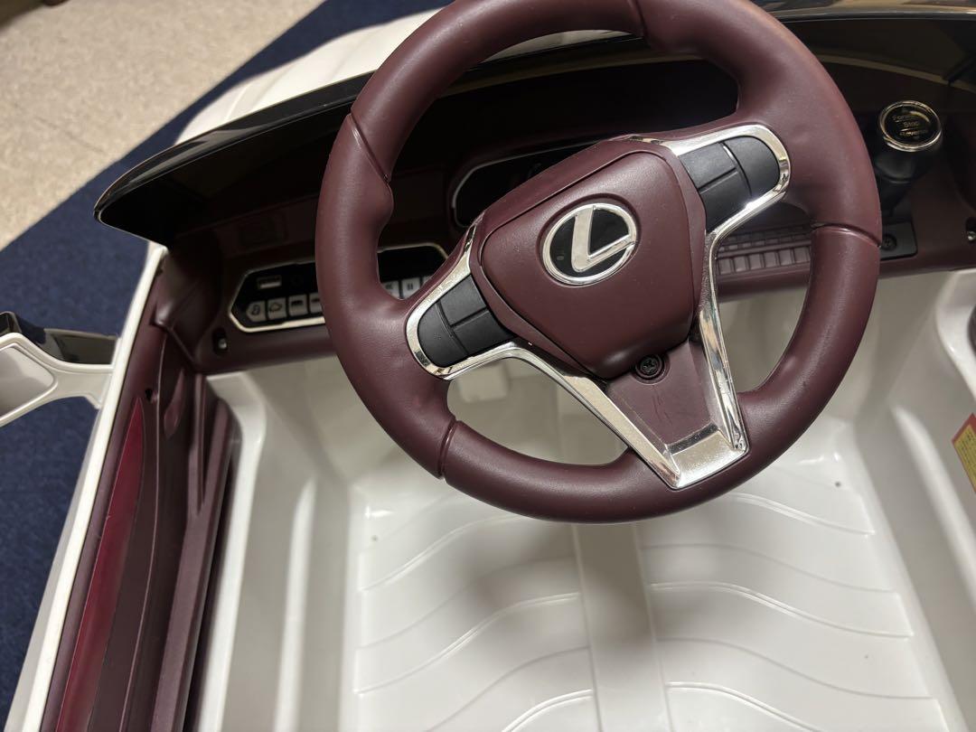 レクサス　ラジコンカー 電動乗用車 ホワイト