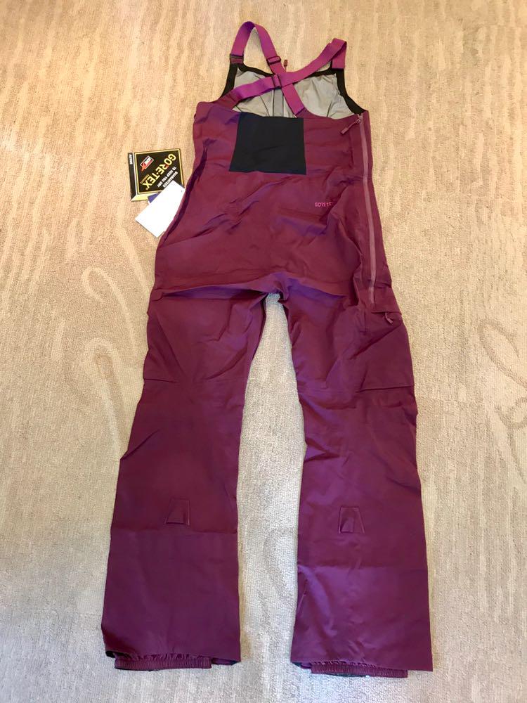 しただけで Burton AK Bib Pants GORETEX 新品未使用 希少品 M BScyf-m64528662023 レジャー