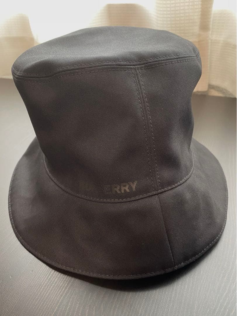 BURBERRY リバーシブル コットンバケットハット Mサイズ BURBERRY リバーシブル コットンバケットハット Mサイズ