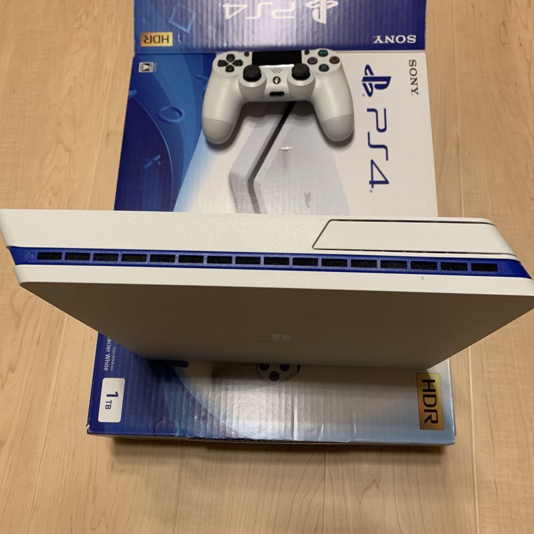 PlayStation 4 グレイシャーホワイト 1TB