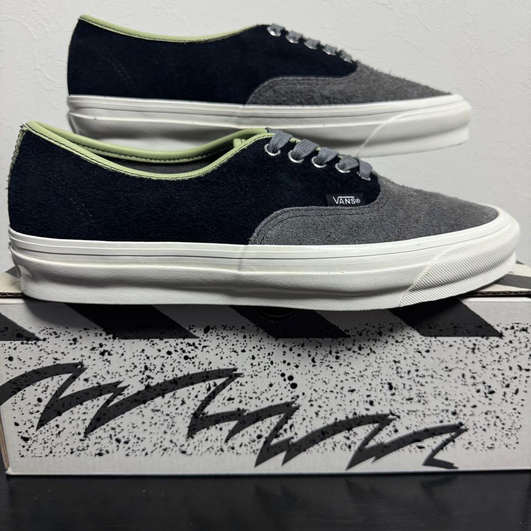 VANS VAULT OG AUTHENTIC LX グレー ブラック 28.5