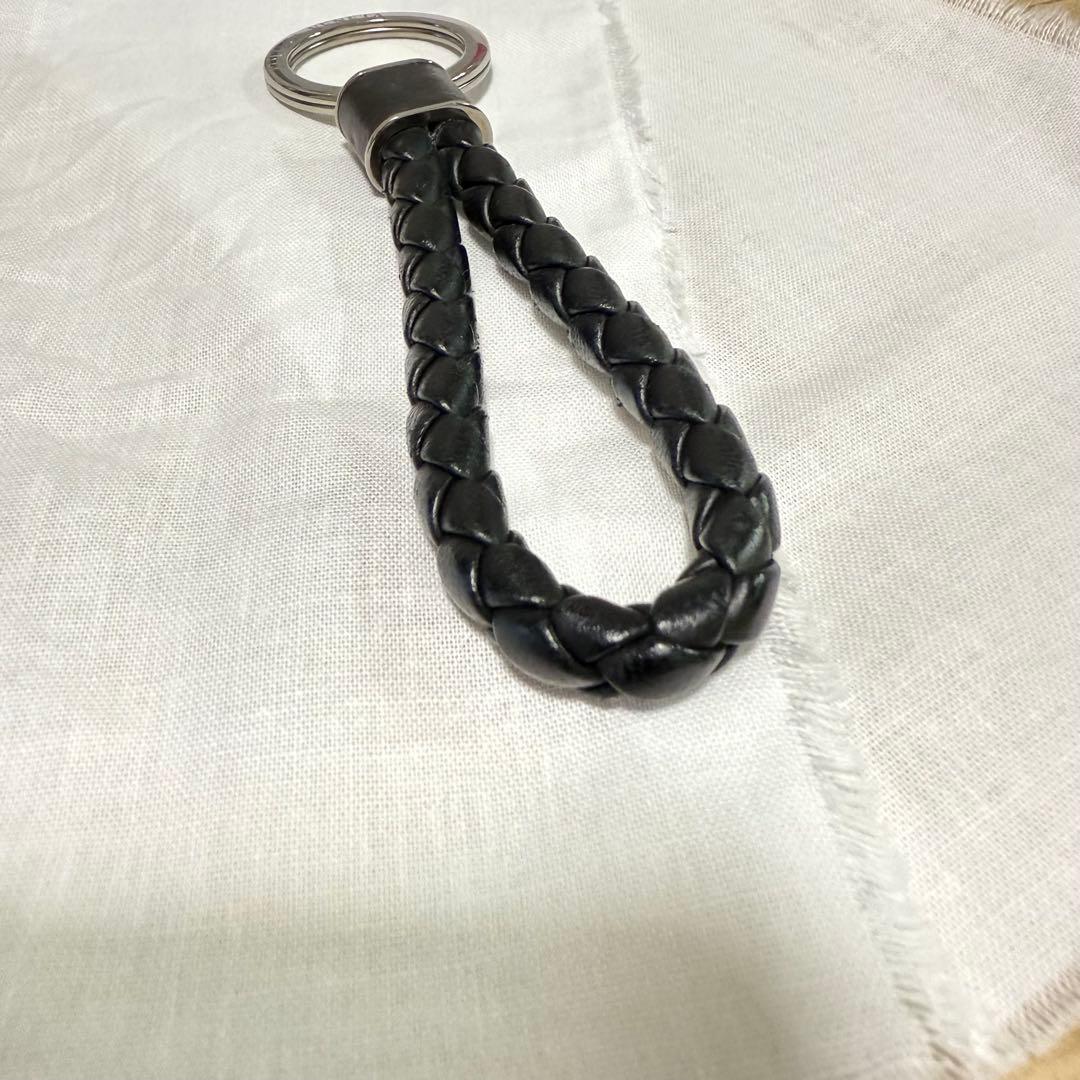 BOTTEGA VENETA 編み込みレザーキーホルダー BOTTEGA VENETA 編み込みレザーキーホルダー