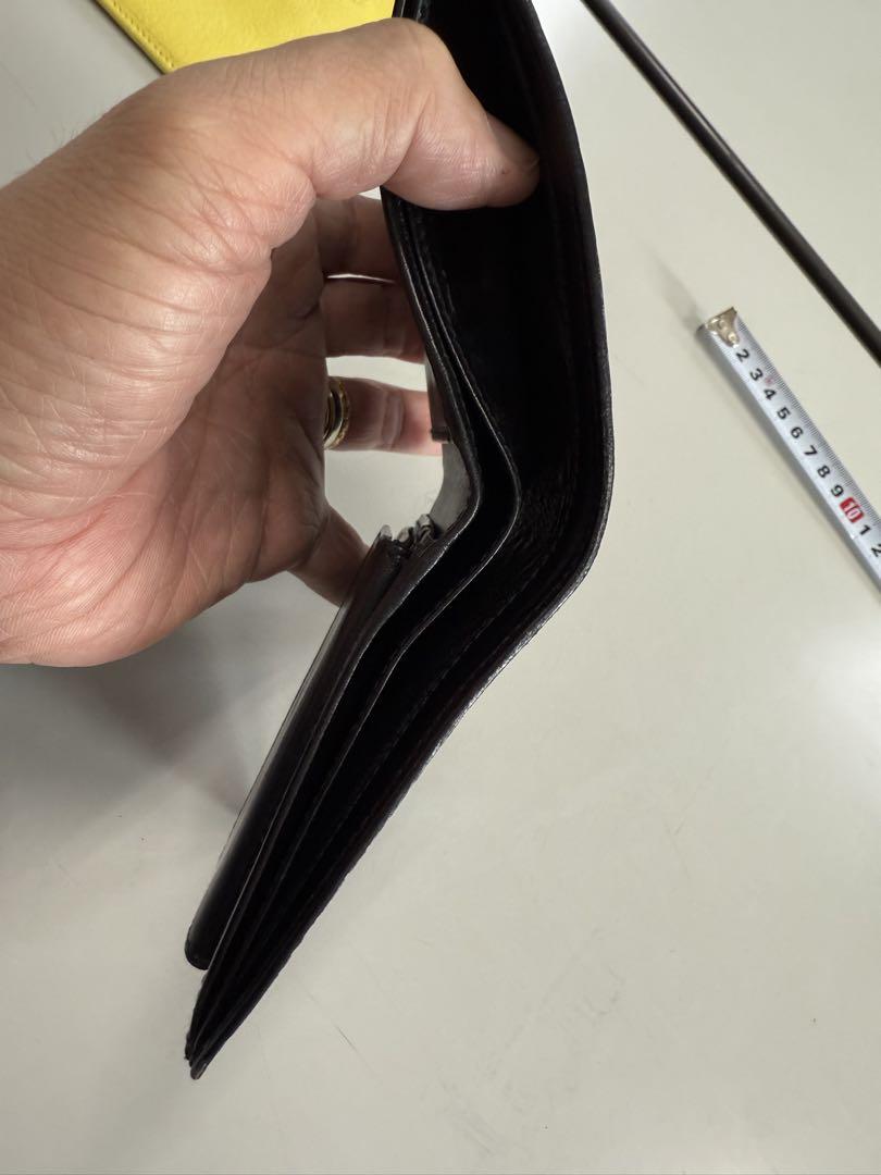GUCCI 二つ折り財布 黒 レザー GGパターン