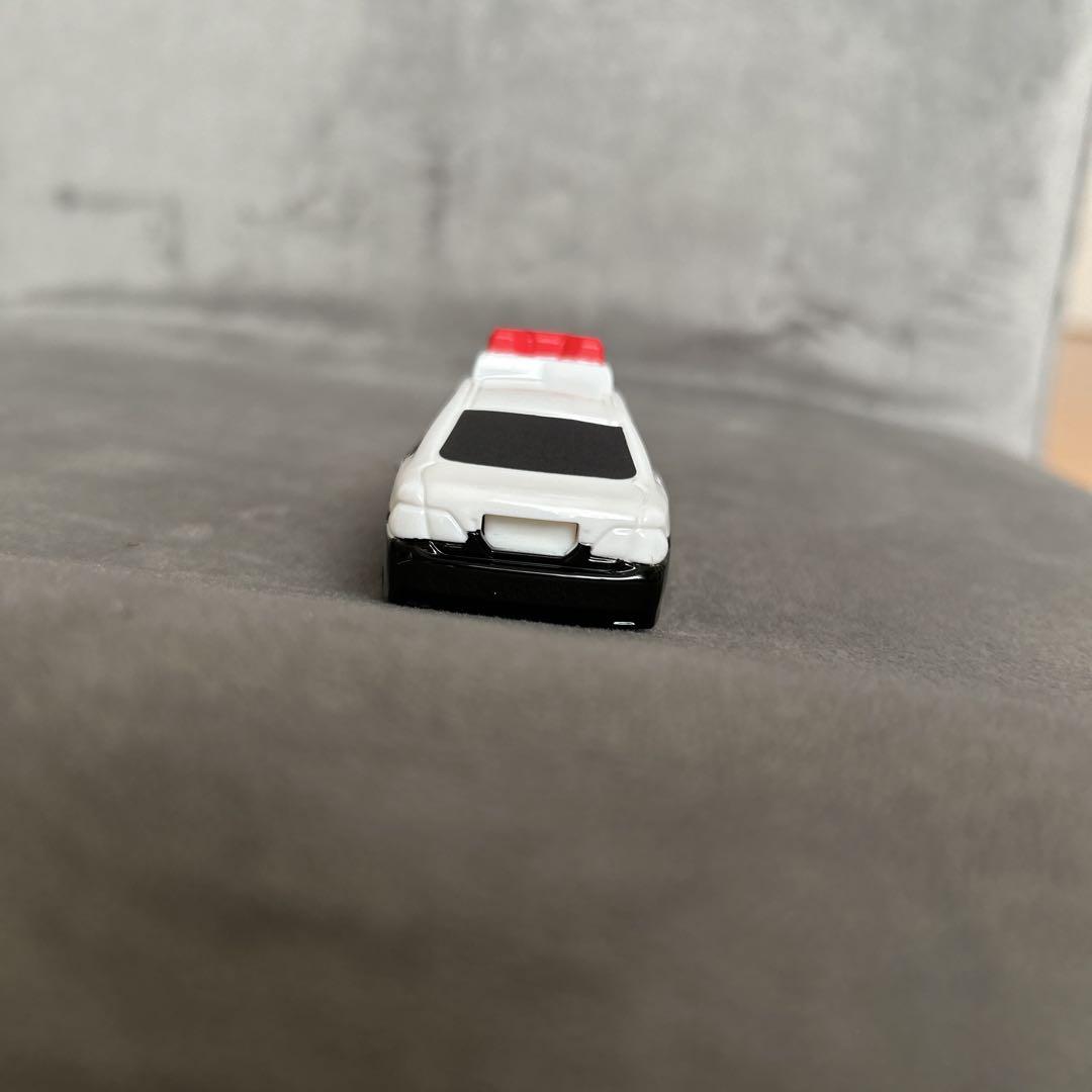 警察車両 トミカ 白黒 - メルカリ
