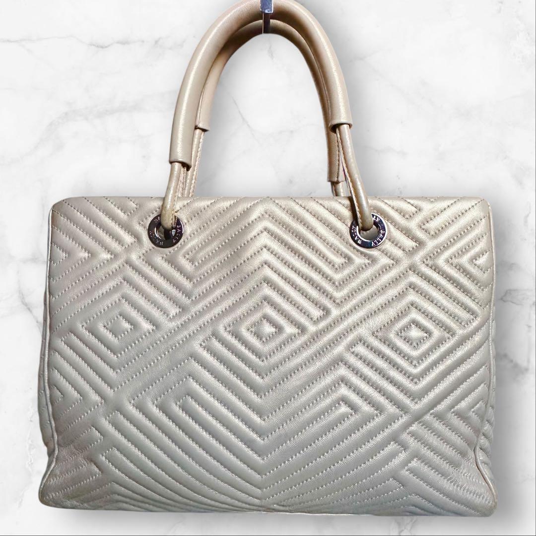 美品❣️ BALLY バリー トートバッグ MANUELA マヌエラ キルティング 美品❣️ BALLY バリー トートバッグ MANUELA マヌエラ キルティング