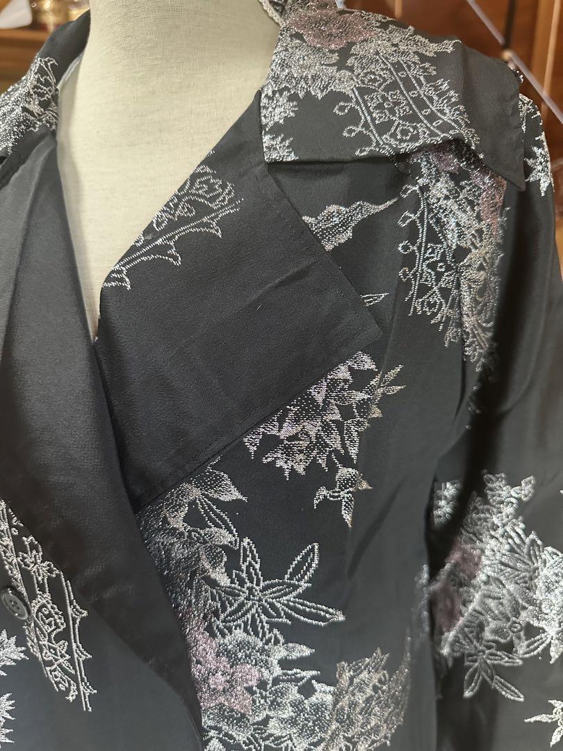 花柄刺繍 黒 トレンチコート ベルト付き
着物リメイク