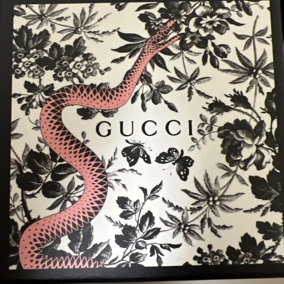 GUCCI グッチ カットアウトGネックレス
