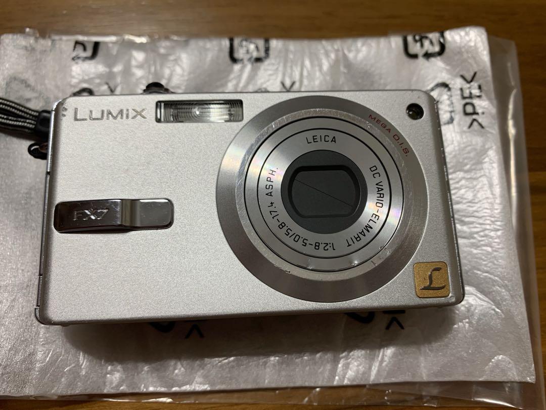 Panasonic DMC-FX7 コンパクトデジタルカメラ
