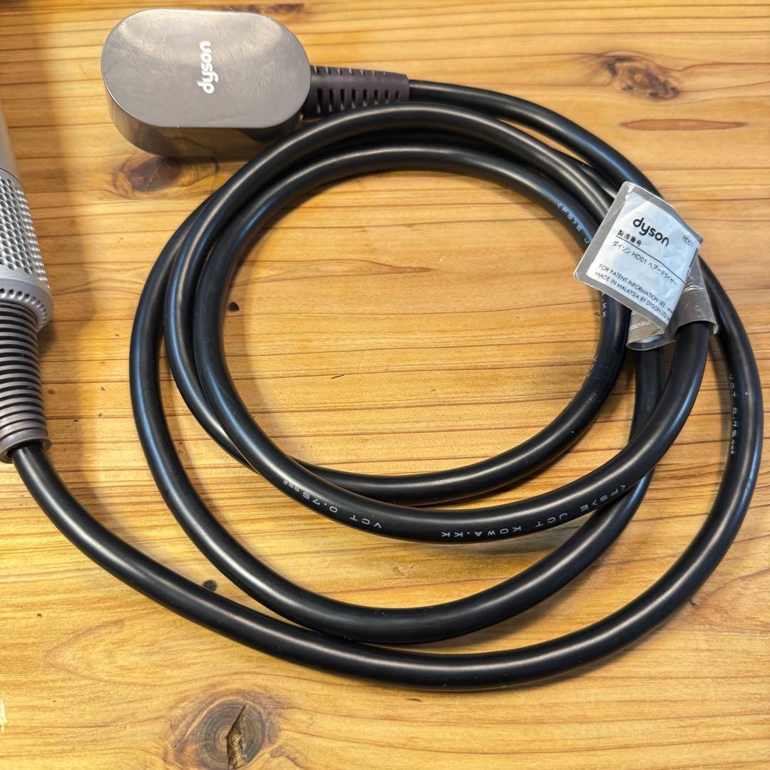dyson supersonic ヘアドライヤー